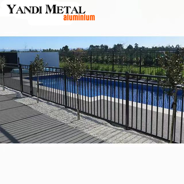 Panneau de clôture en aluminium, métal enduit de poudre, clôture de confidentialité, clôture de piscine de jardin extérieur résidentiel en aluminium