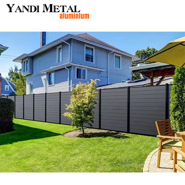 Clôture de jardin décorative en bois et plastique extrudé de haute qualité, mur extérieur, clôture de rail en aluminium résistant à la corrosion