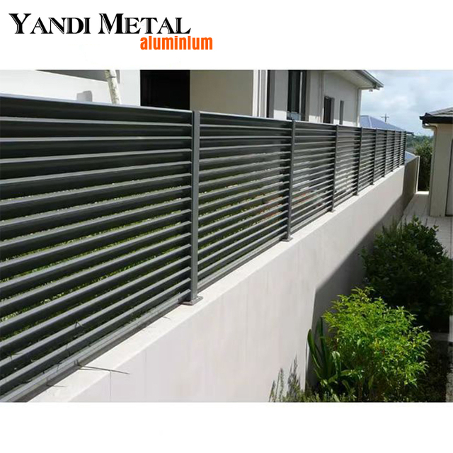 Fabricants de panneaux de clôture en aluminium de jardin nouvellement conçus Panneaux de clôture en métal bon marché en aluminium