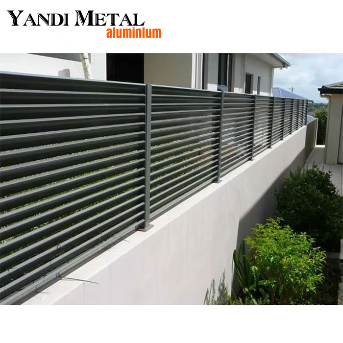 Fabricants de panneaux de clôture en aluminium de jardin nouvellement conçus Panneaux de clôture en métal bon marché en aluminium