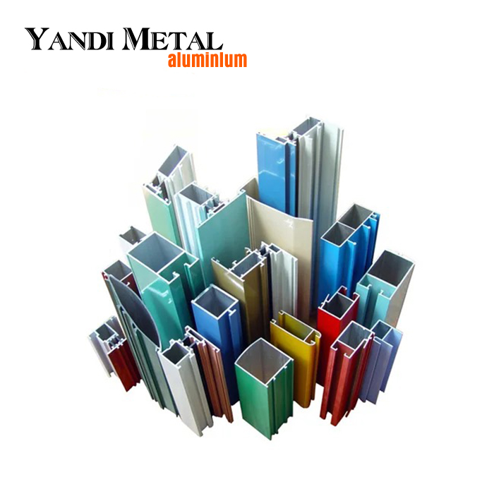 Profilé d'extrusion d'aluminium chaud 6063t5 portes et fenêtres en gros