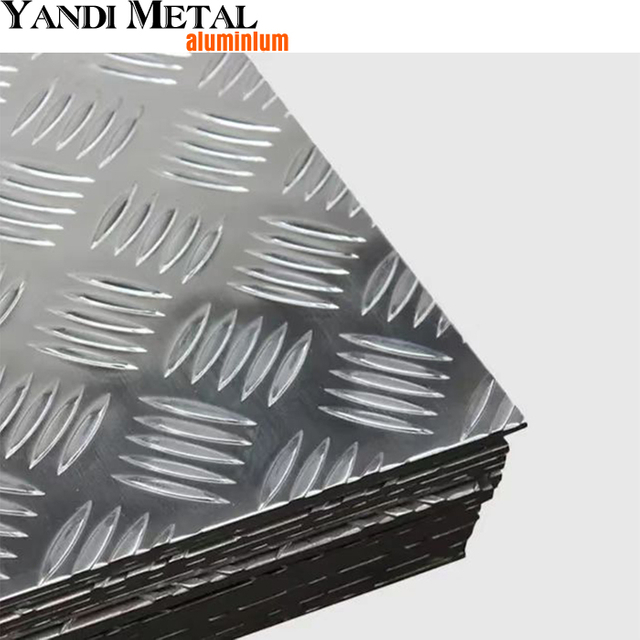 1100 1050 1060 3003 5052 5754 6061 6082 Plaque de contrôle antidérapante en aluminium gaufré à 5 barres