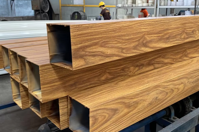 Finitions à grain de bois 3D/4D/5D : innovations dans l'esthétique de l'aluminium