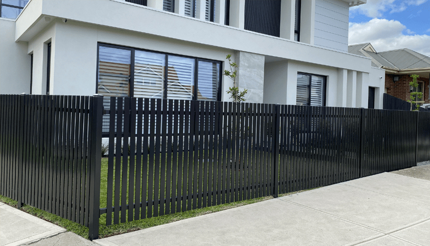 Clôture résidentielle en aluminium : équilibrer sécurité et style