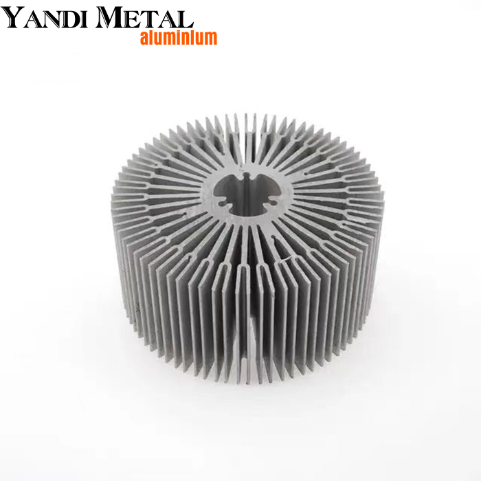 Différents dissipateurs de chaleur circulaires en aluminium, formes/profils de dissipateurs de chaleur en aluminium, types de dissipateurs de chaleur à profil en aluminium pour machine de forme
