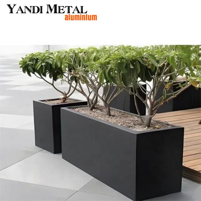Jardinière Jardinière moderne en aluminium Grande jardinière rectangulaire à revêtement en poudre personnalisée pour l'extérieur