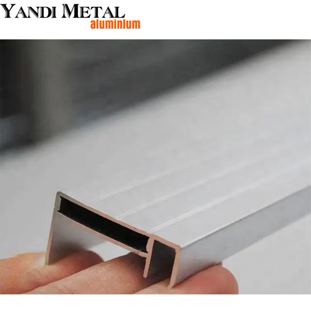 Profil d'extrusion de cadre de panneau solaire en aluminium série 6000 35x30 45x35