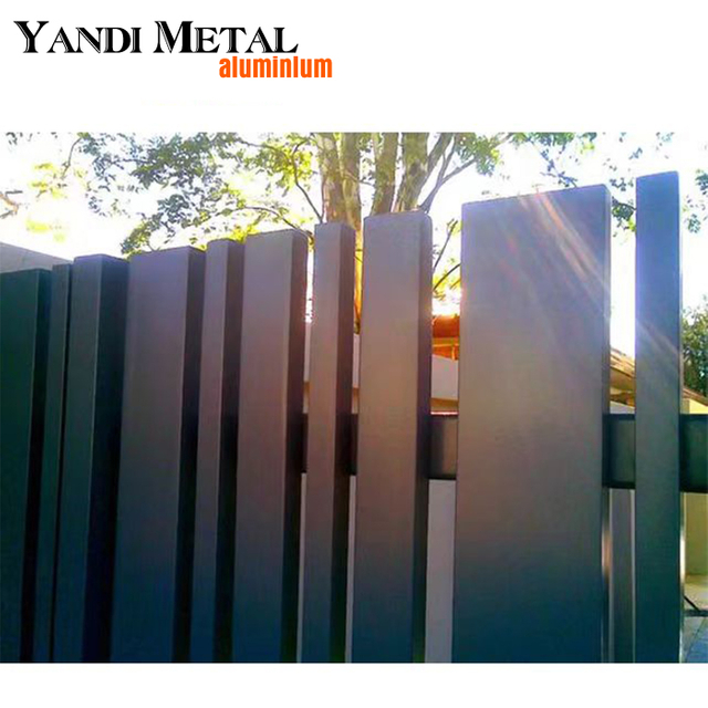 Clôture de panneau de clôture de jardin en aluminium avec clôture verticale à lattes de qualité durable prix usine sécurité personnalisée