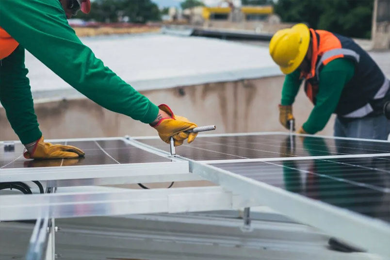 Extrusions d'aluminium dans les systèmes de montage de panneaux solaires