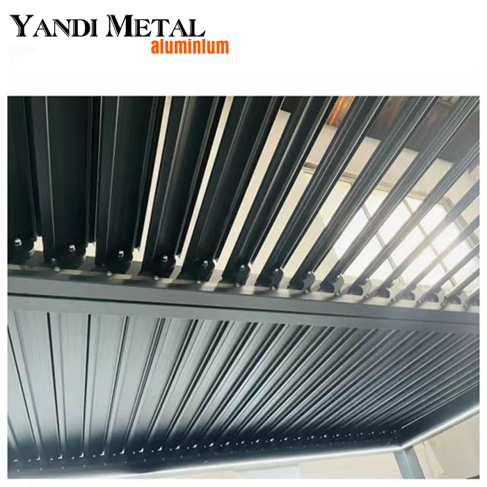 Pergola de protection solaire extérieure, contrôle du vent, toit métallique, abat-jour en aluminium