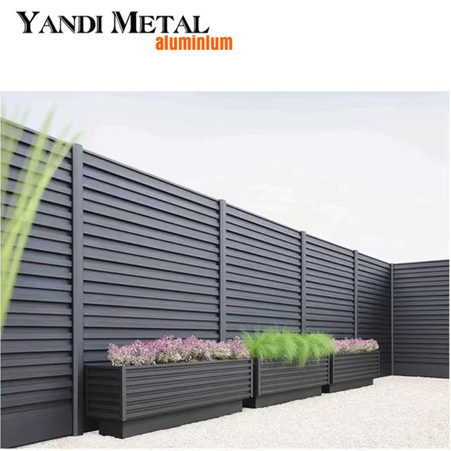 Clôture de jardin de patio extérieur en aluminium, panneau de clôture tubulaire en métal pour confidentialité, panneau de clôture à lattes horizontales en aluminium pour l'extérieur