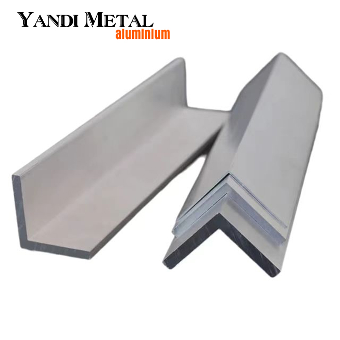 Support de section d'angle en forme de L en aluminium extrudé sur mesure et services de traitement de pliage, de soudage et de poinçonnage de moules existants