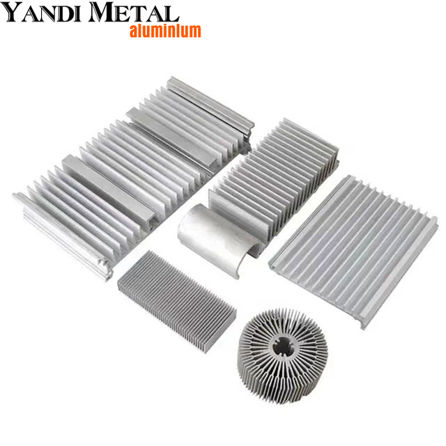 Les radiateurs en aluminium anodisés par coutume profilent l'extrusion en aluminium de radiateurs